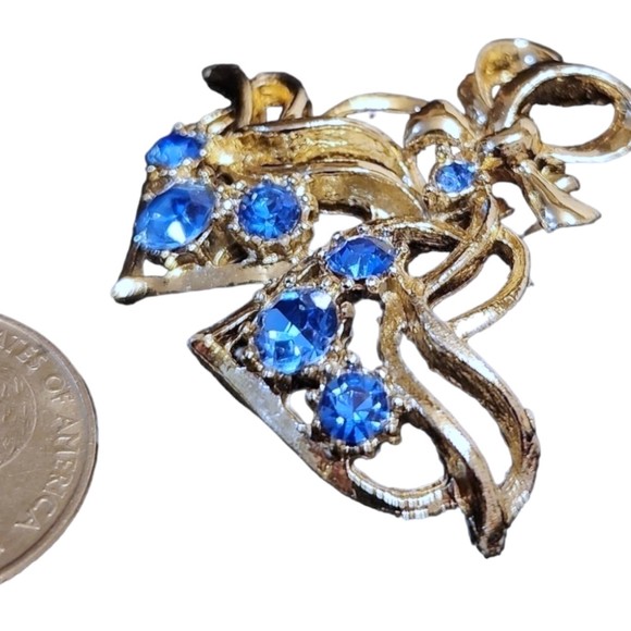 Double Heart Brooch Silver-Tone with Blue Rhinestones  2"w x 1-1/2"h - Picture 4 of 5